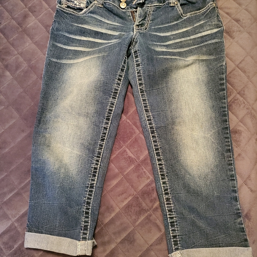Amethyst capris